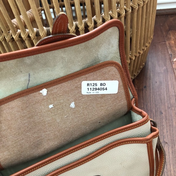 COPY - Vintage Dooney & Bourke crossbody purse - Picture 5 of 6